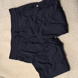 Lululemon Black Capri Pants M